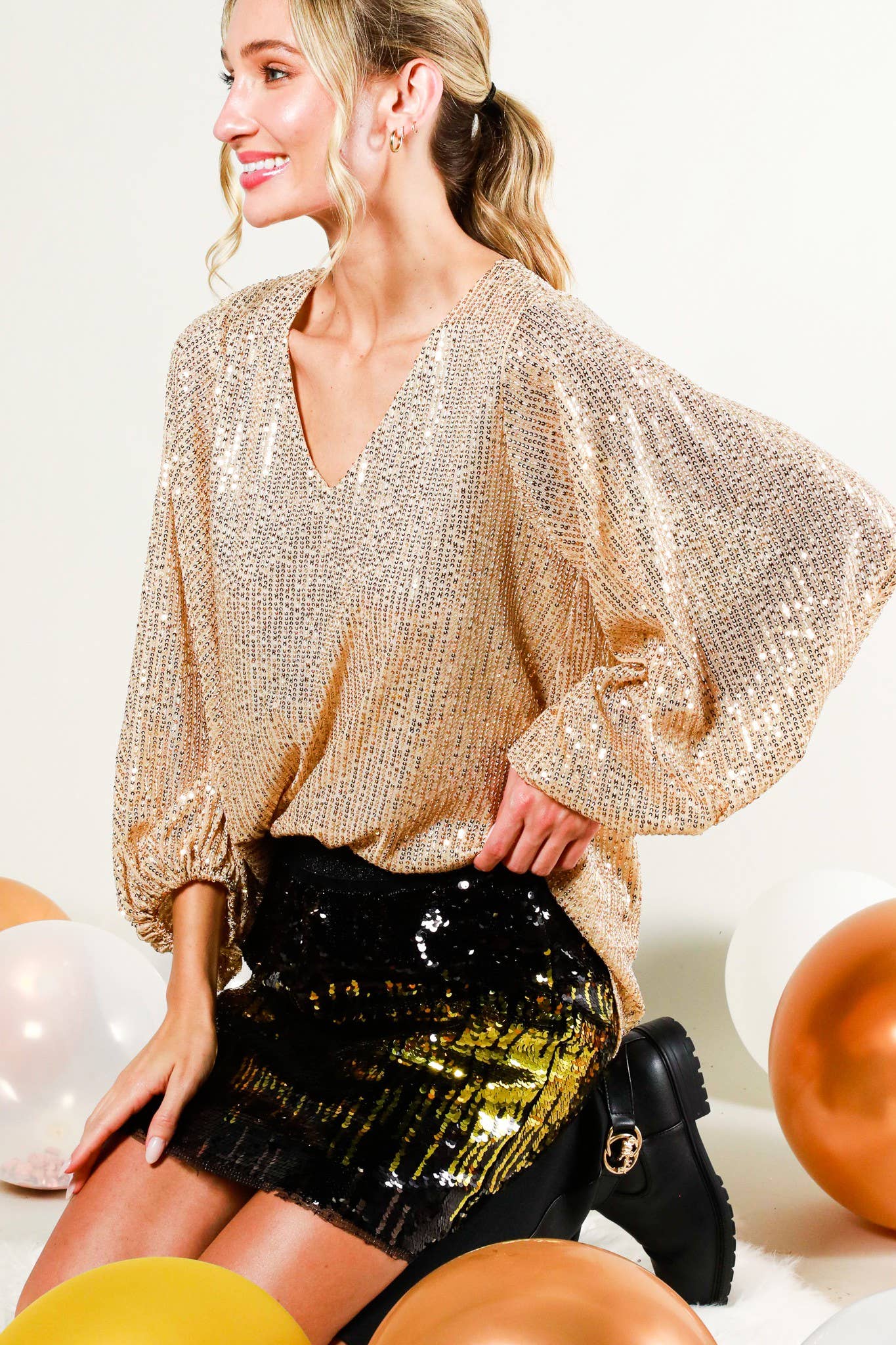 Vine & Love - V-neck balloon sleeves sequin top VT31310A: L / BLACK